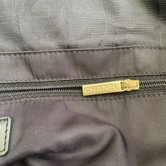 Chanel tote - Picture 5 of 10